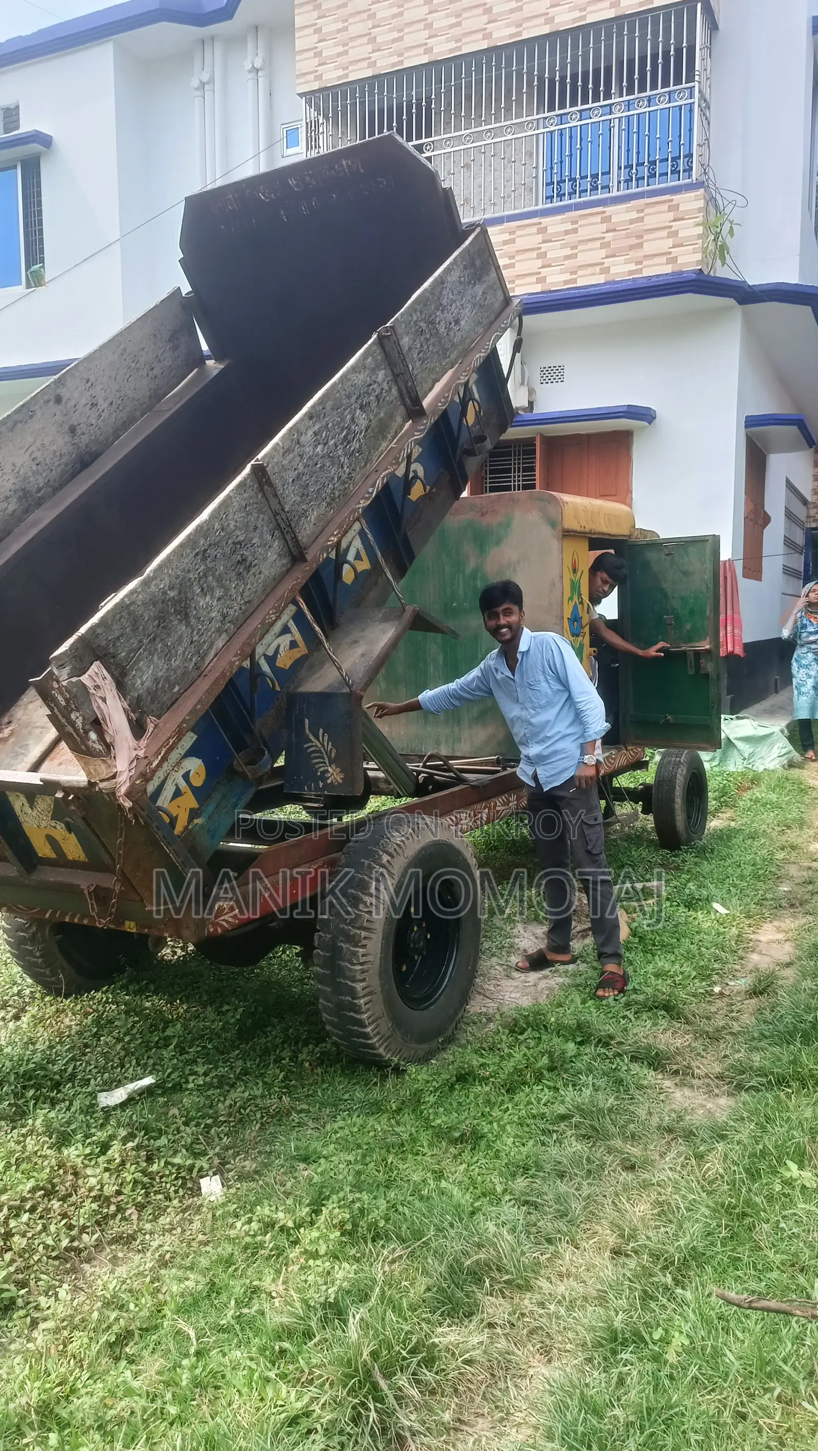 কাকড়া লাটা গাড়ি। বালি,মাটি,ইট,ধান সকল ভারি পন্যর বহনের জন্য