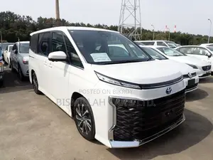 Toyota Voxy 2023 Pearl