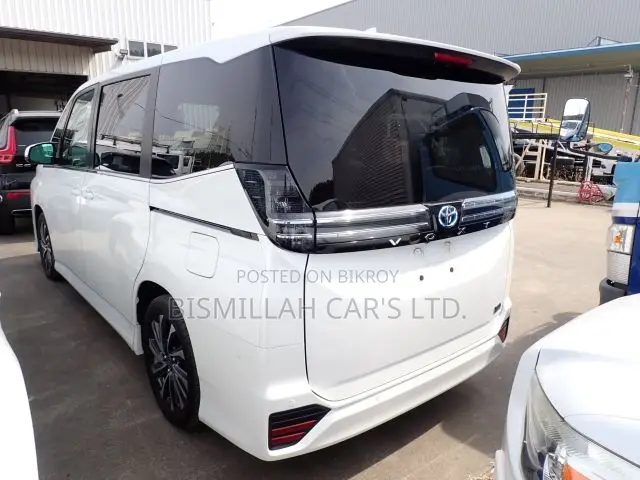 Toyota Voxy 2023 Pearl