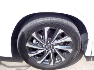 Toyota Voxy 2023 Pearl