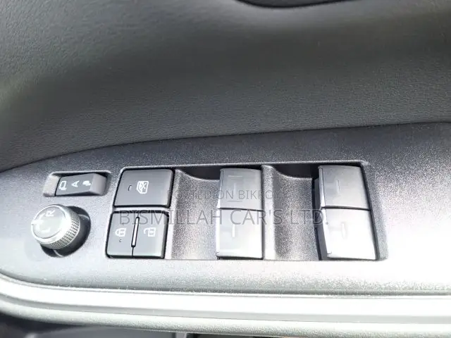 Toyota Voxy 2023 Pearl
