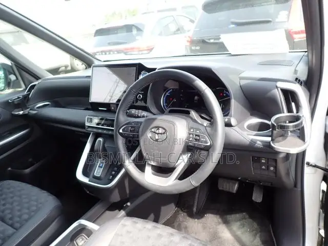Toyota Voxy 2023 Pearl