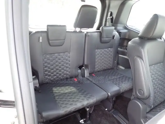 Toyota Voxy 2023 Pearl