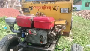 কাকড়া লাটা গাড়ি। বালি,মাটি,ইট,ধান সকল ভারি পন্যর বহনের জন্য