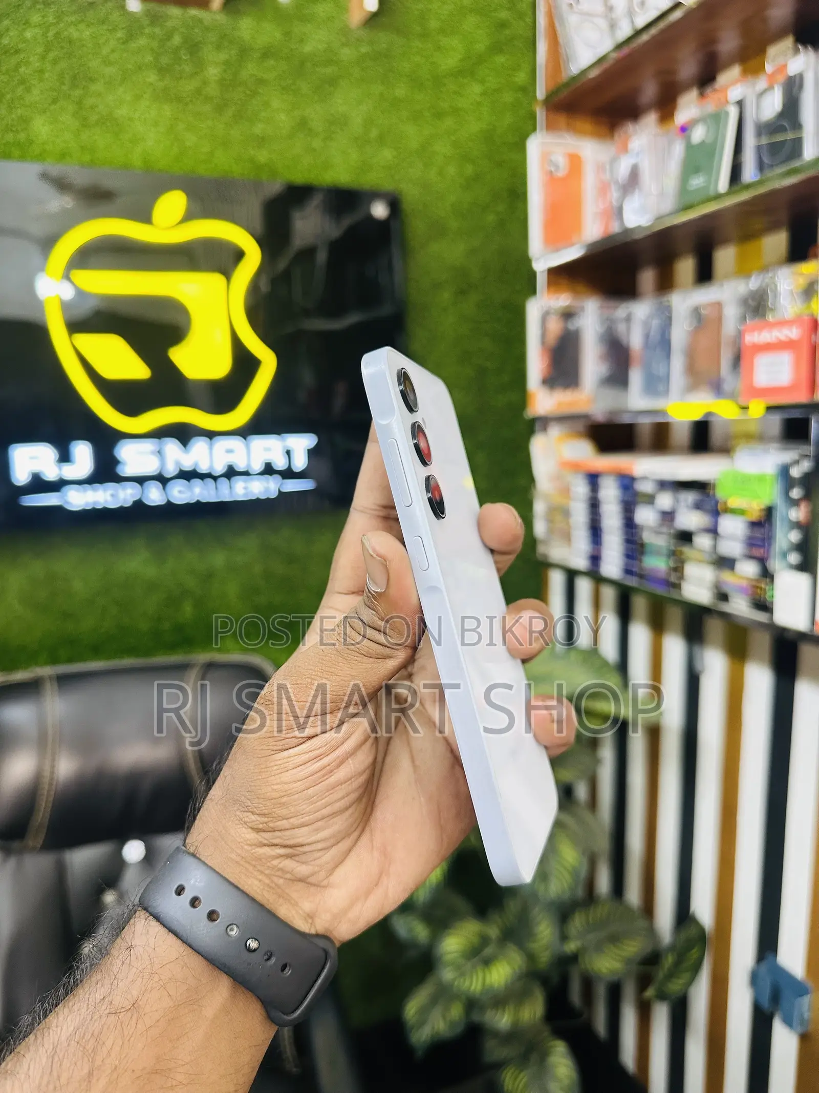 স্যামসাং গ্যালাক্সি এ৩৫ ১২৮ জিবি হোয়াইট