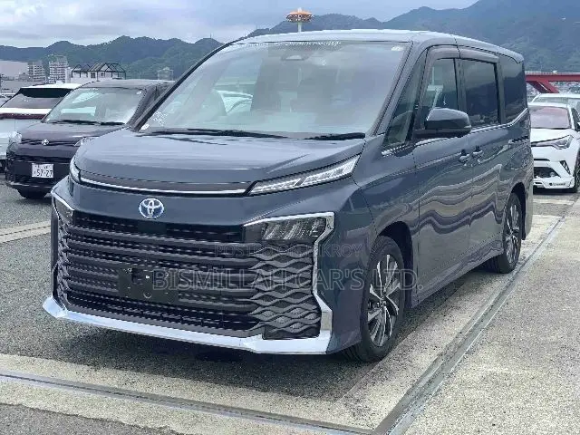 Toyota Voxy 2023 Gray