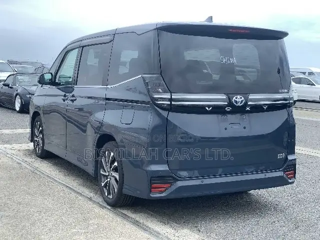 Toyota Voxy 2023 Gray