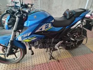 সুজুকি জিক্সার ২০২২ ব্লু