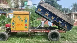 কাকড়া লাটা গাড়ি। বালি,মাটি,ইট,ধান সকল ভারি পন্যর বহনের জন্য