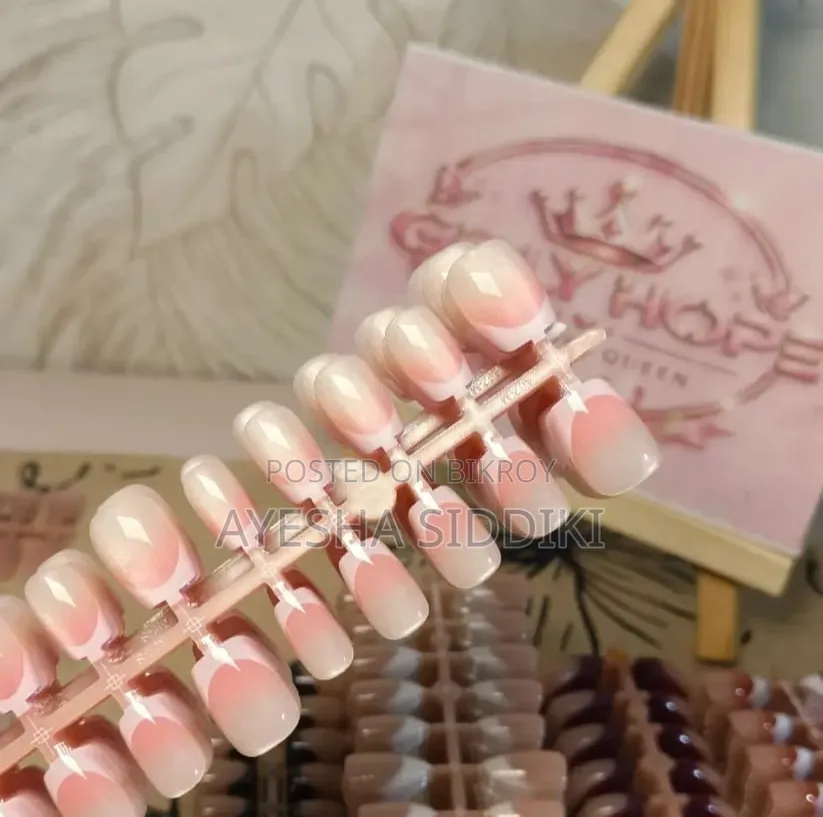 Press-on Nails 3 Sets + UV Light + Glue Gel
