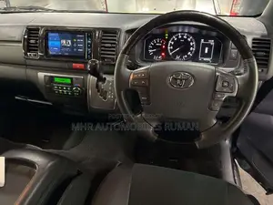 টয়োটা হাইএস ২০২২ কালো