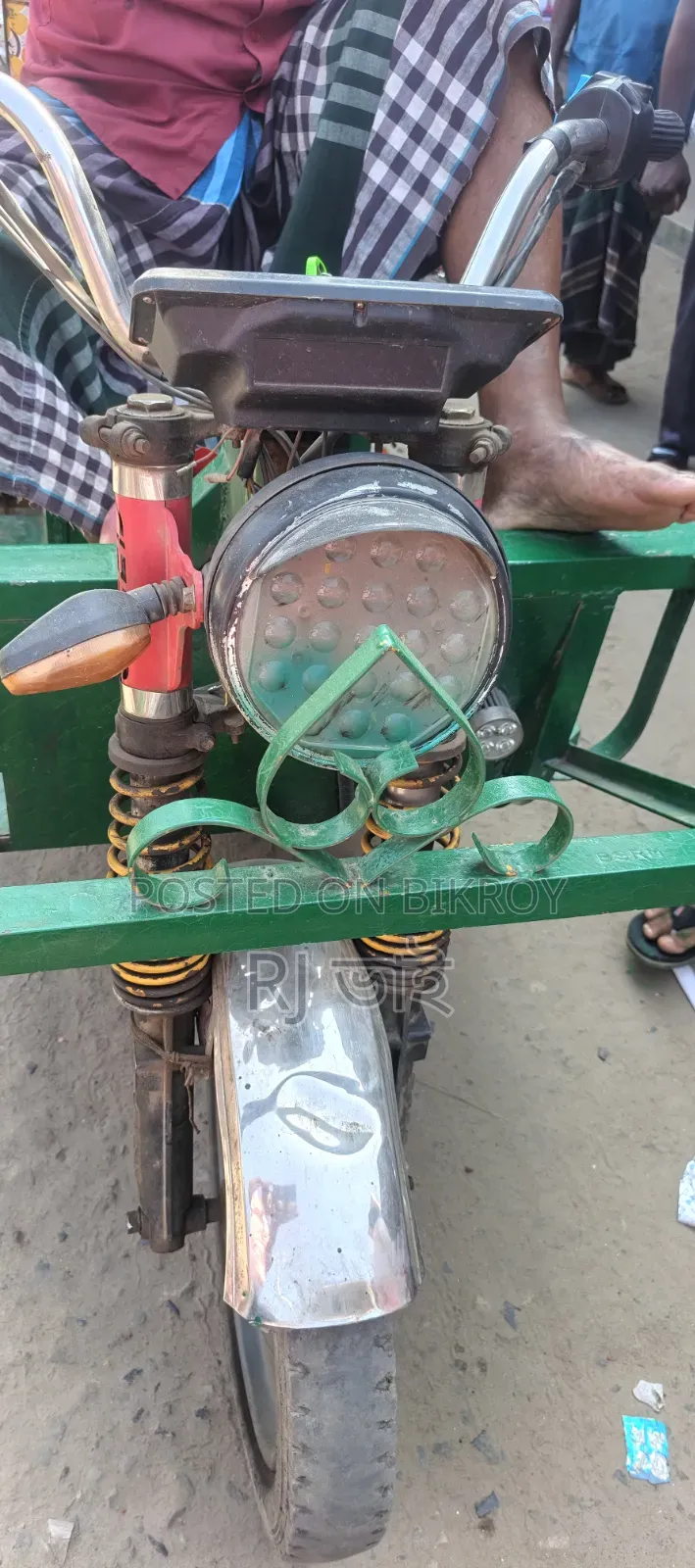 থ্রি-হুইলার কারগো ভ্যান বিক্রয়