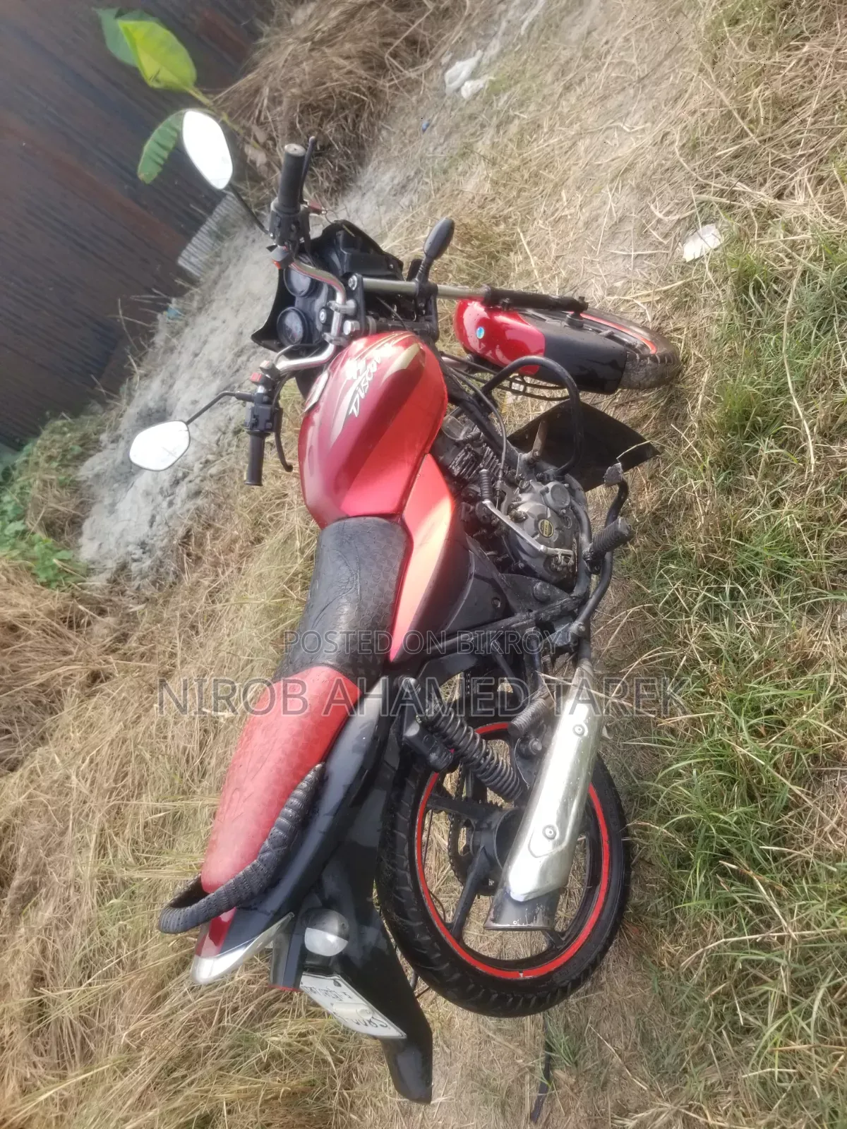 বাজাজ ডিসকভার ১০০ ২০১৩ রেড