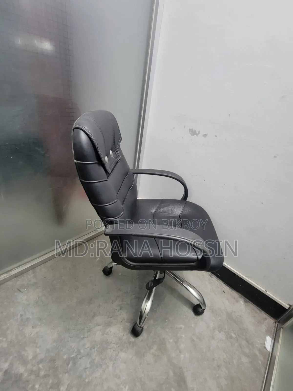 অফিস চেয়ার (২) পিচ