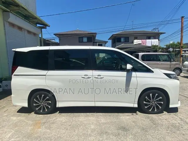 Toyota Noah 2023 Pearl