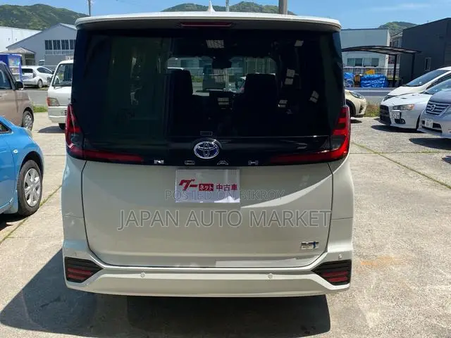 Toyota Noah 2023 Pearl