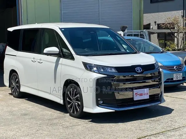 Toyota Noah 2023 Pearl