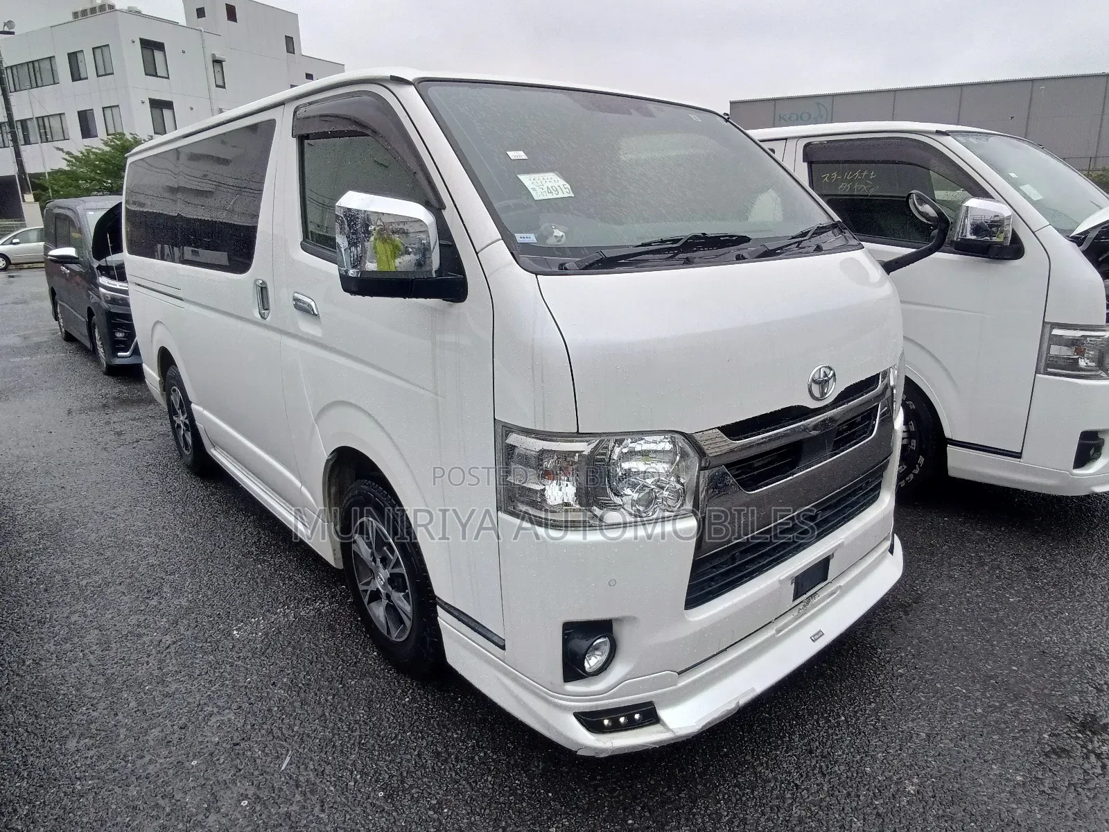 Toyota HiAce 2021 White
