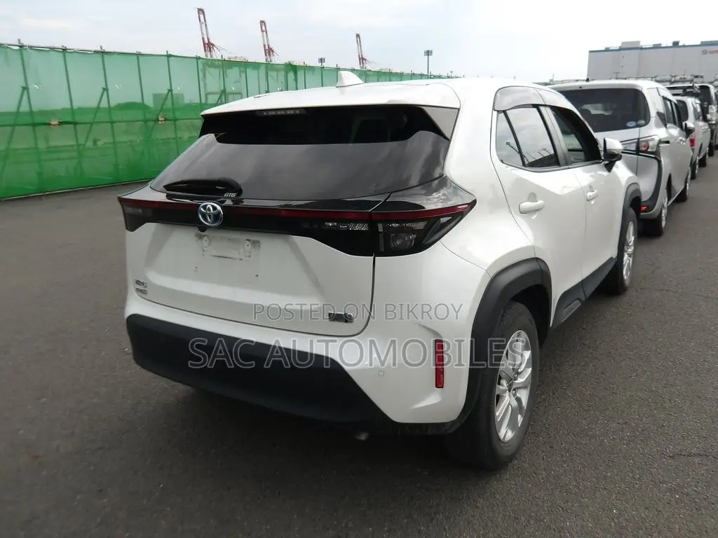 New Toyota Yaris Cross 1.5 Hybrid AWD 2021 Pearl
