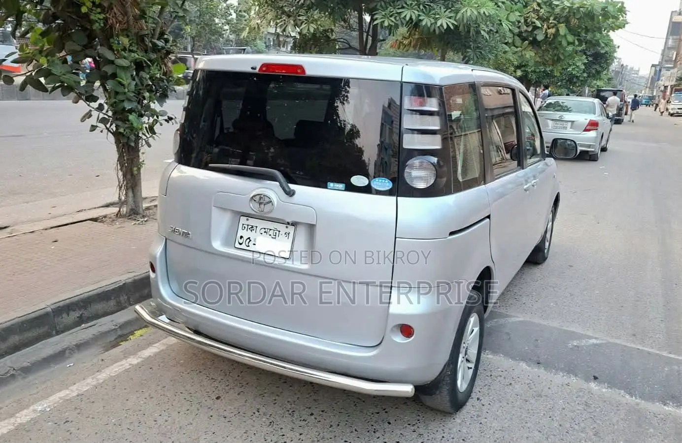 Toyota Sienta 1.5 FWD 2008 Silver