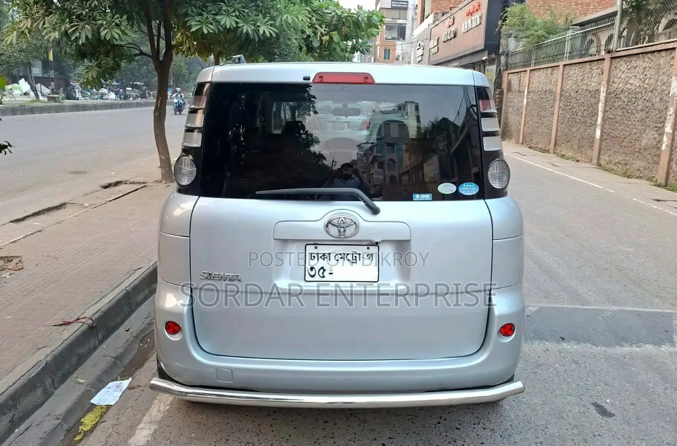 Toyota Sienta 1.5 FWD 2008 Silver