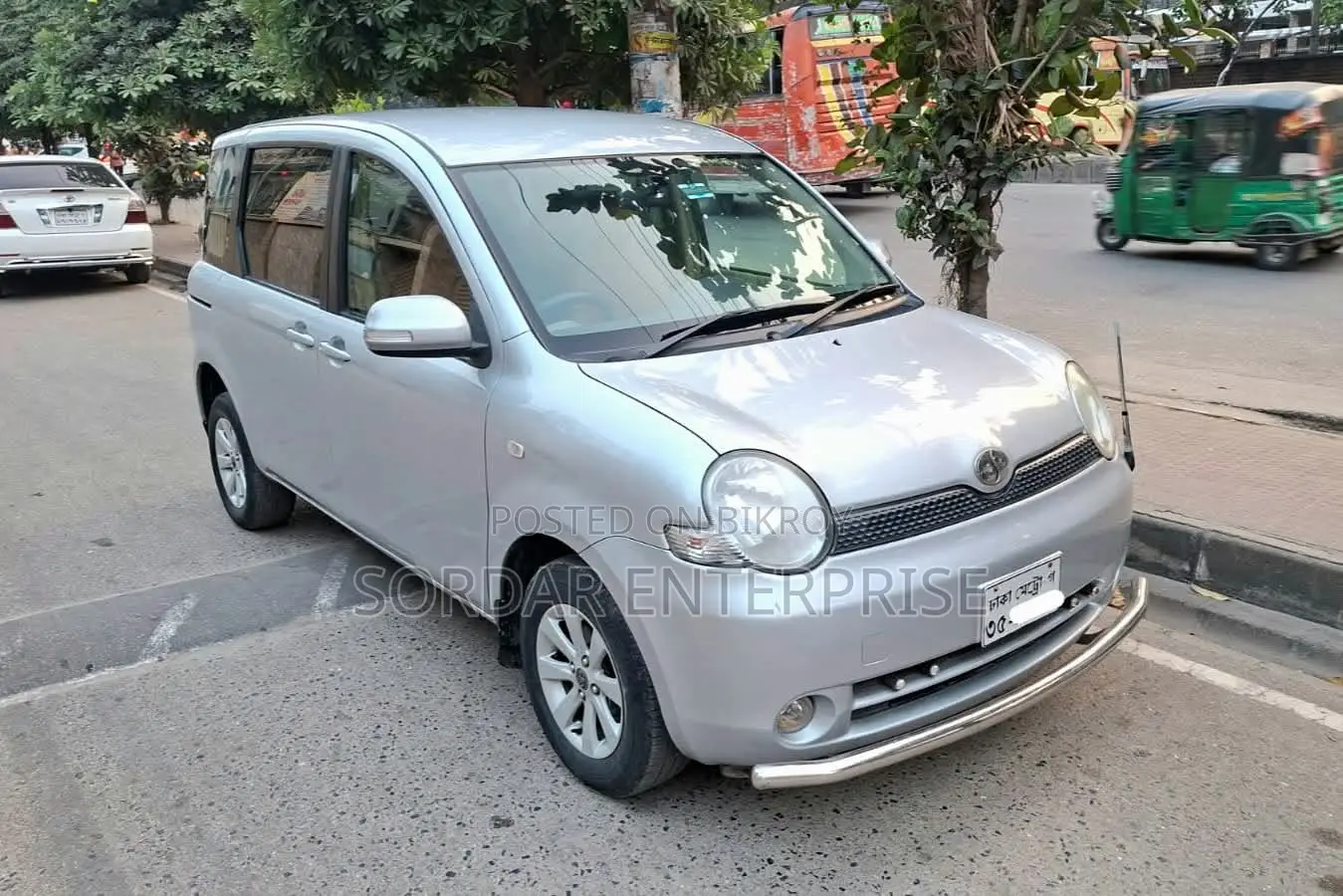 Toyota Sienta 1.5 FWD 2008 Silver