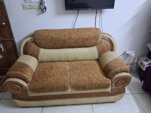 Sofa With Centre Table