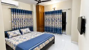 উত্তরায় শান্ত পরিবেশে ভাড়া দেওয়ার জন্য সজ্জিত ২টি শয়নকক্ষের অ্যাপার্টমেন্ট