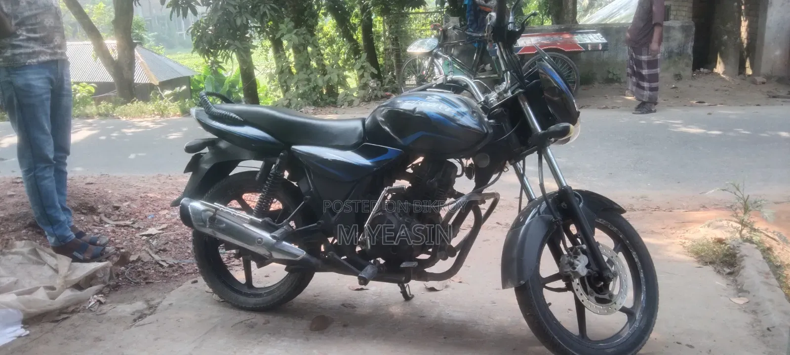 বাজাজ এভেঞ্জার ১৫০ স্ট্রিট ২০১৫ কালো