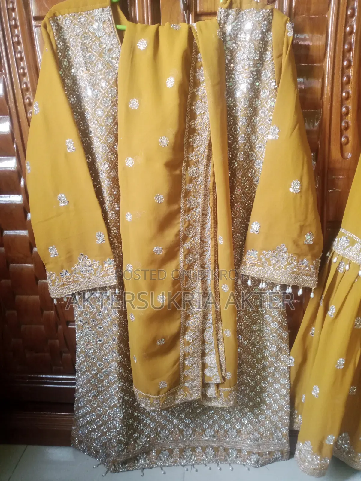 ওমেন ড্রেস