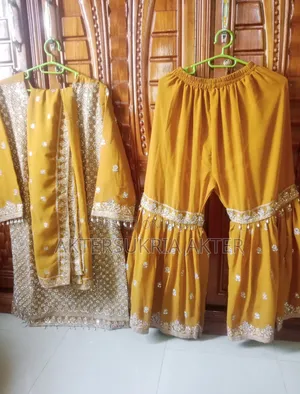 ওমেন ড্রেস