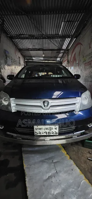 Toyota IST 2003 Blue