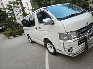 Toyota HiAce 2010 White