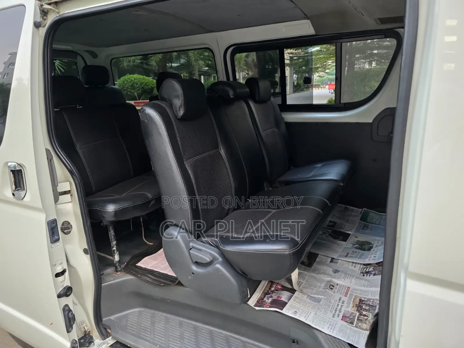 Toyota HiAce 2010 White