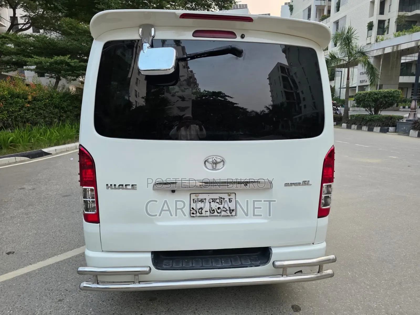 Toyota HiAce 2010 White