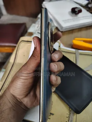 রিয়েলমি ১২ প্রো ১২৮ জিবি নীল