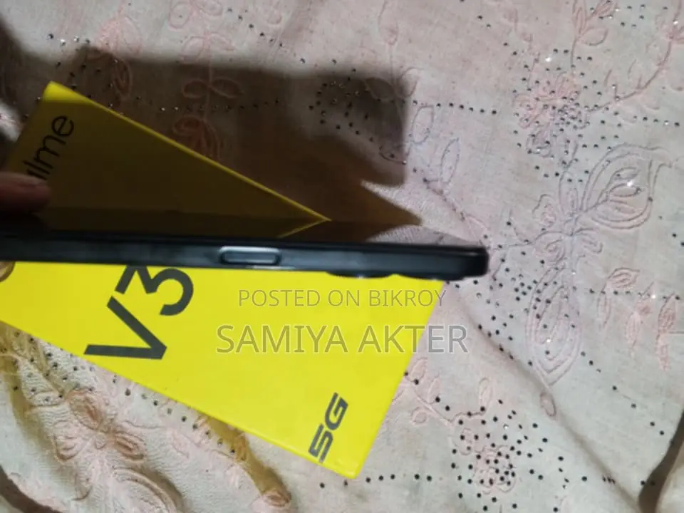 Realme V30 128 GB Black