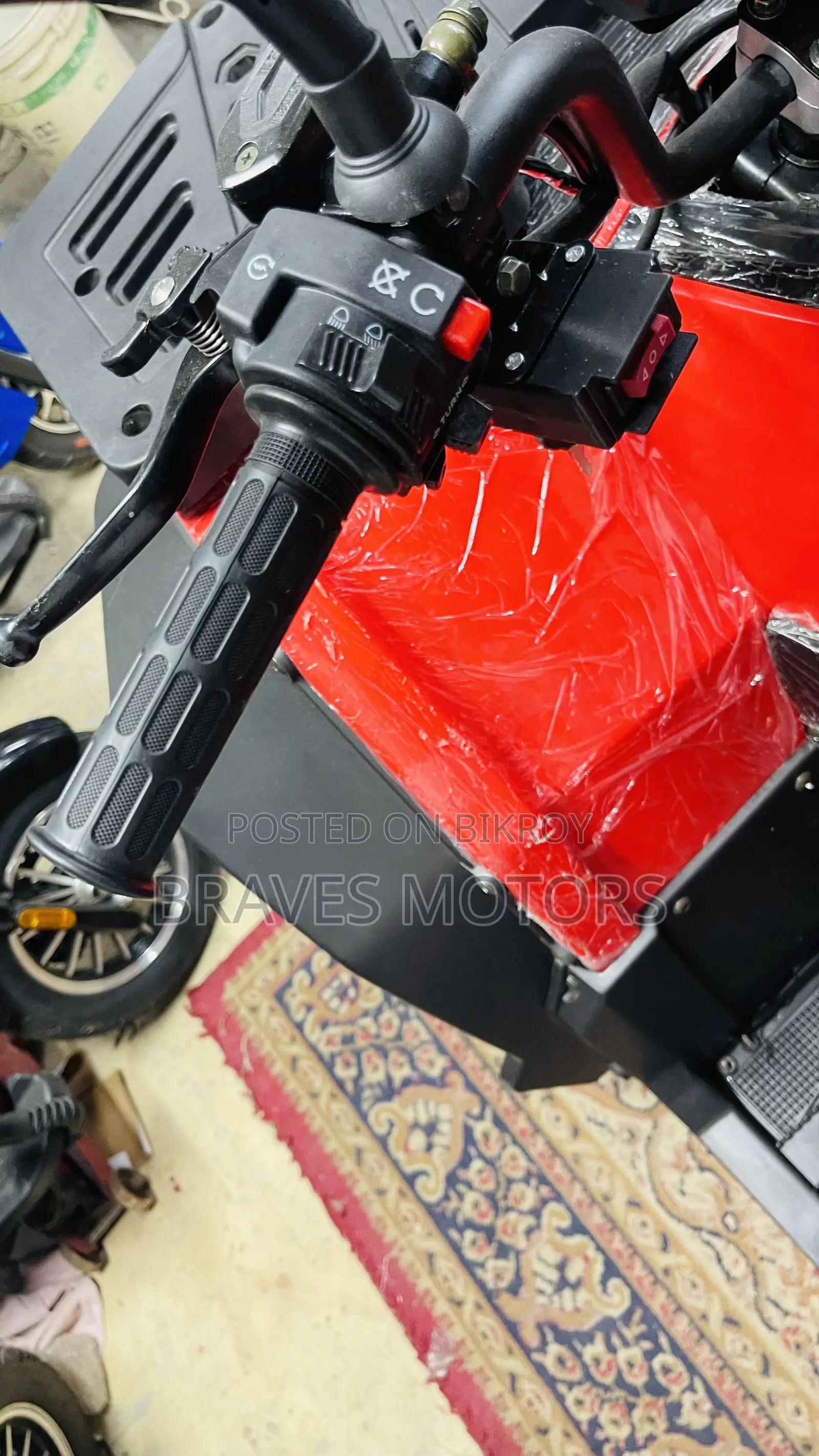 নতুন সুজুকি জিক্সার ২০২৬ লাল
