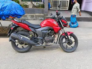 হোন্ডা সিবি ২০১৫ রেড