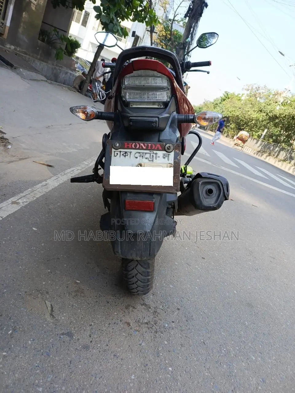 হোন্ডা সিবি ২০১৫ রেড