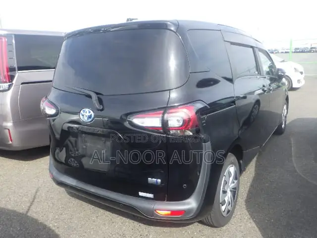 Toyota Sienta 2021 Black
