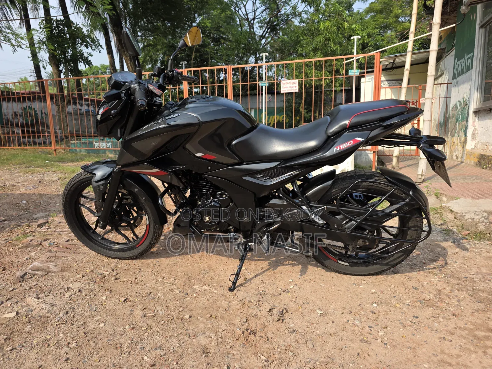 বাজাজ পালসার এন১৬০ ২০২৪ কালো