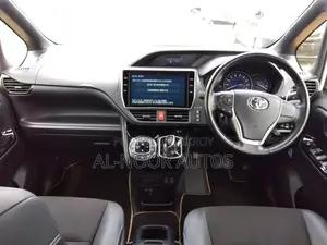 টয়োটা নোয়া ২০২১ পার্ল