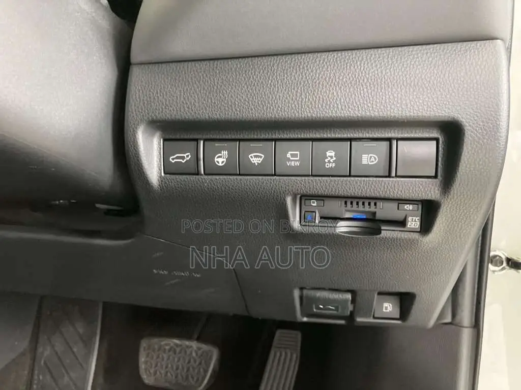 Toyota Harrier 2.5 Hybrid 2021 Pearl