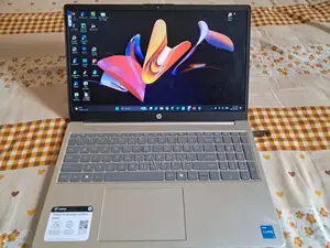 Laptop HP 15-fd0290ns 128GB Intel Core i3 SSD 140GB
