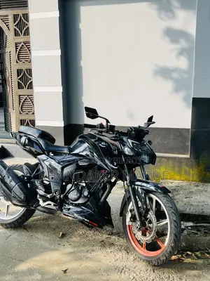 TVS Apache RTR 160 4V 2022 Black