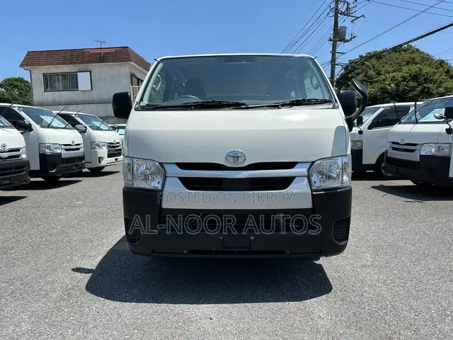 Toyota HiAce 2022 White