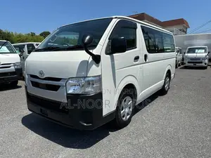 Toyota HiAce 2022 White