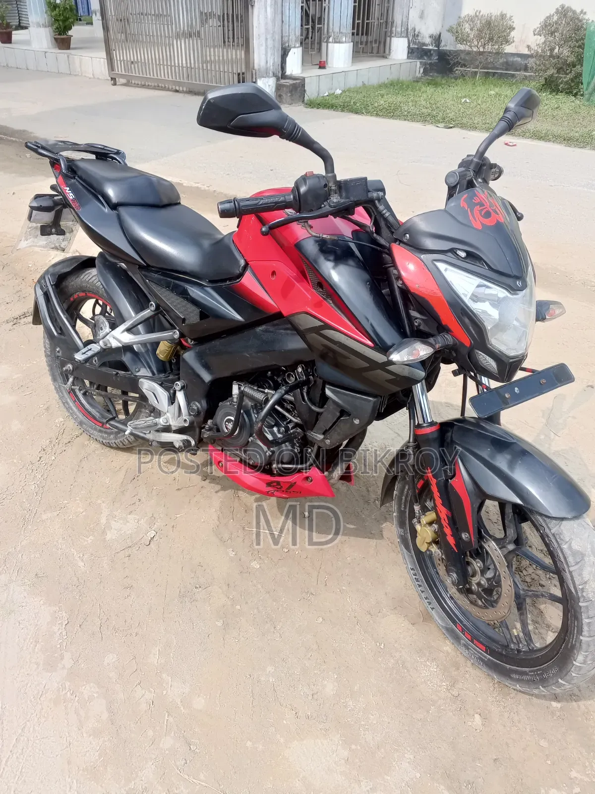 Bajaj Pulsar NS 160 2020 Red