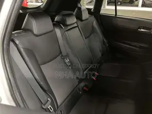 টয়োটা করোল্লা ক্রস ২০২১ পার্ল